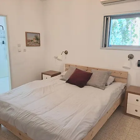 לטייל בחוץ להרגיש בבית H̱efẕi Bah Exterior photo