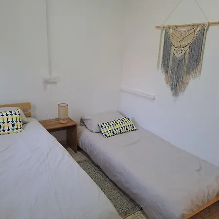 לטייל בחוץ להרגיש בבית H̱efẕi Bah Exterior photo